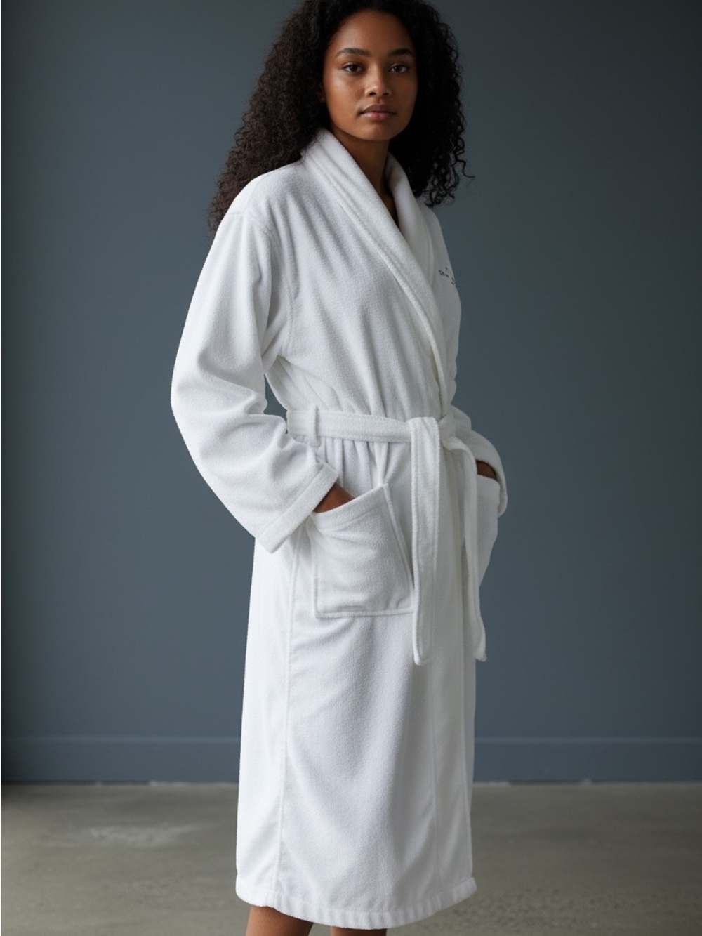 Old Navy White Women's Plush Bathrobe with Belt